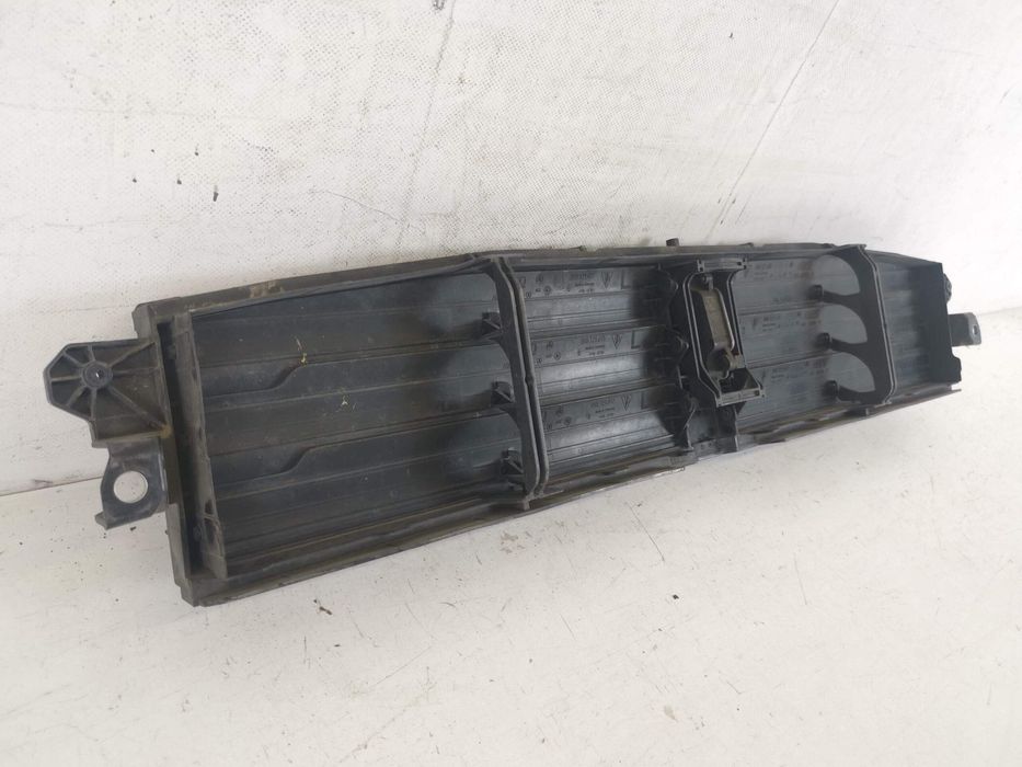 Порше Макан / Porsche Macan Оригинална активна решетка в добро състоян