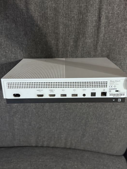 Xbox one S, 1TB.