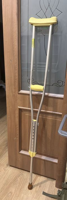 Костыль алюминиевый (1 шт.), отличное состояние