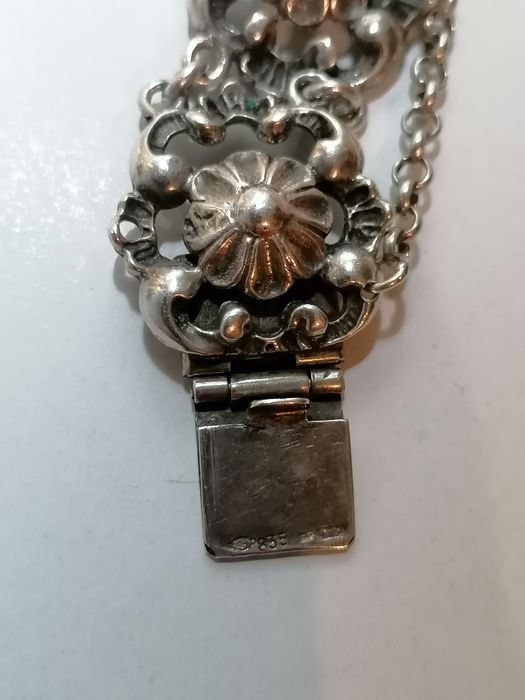 Сребърен дамски часовник работещ