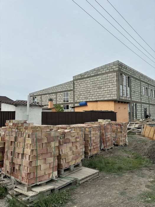 Продам качественные кирпичи
