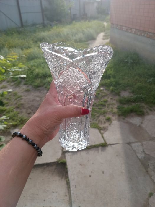 Ваза хрустальная продам