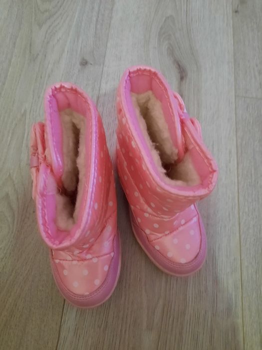 Спрески за момиче