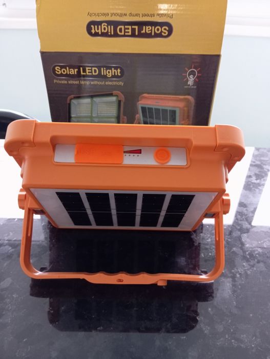 Соларна лампа с различни светлини