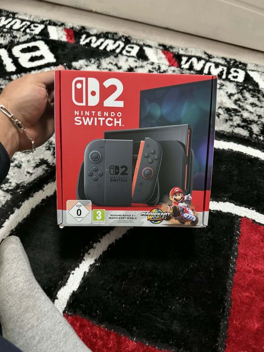 Vând consola Nintendo swich 2+Mario kart