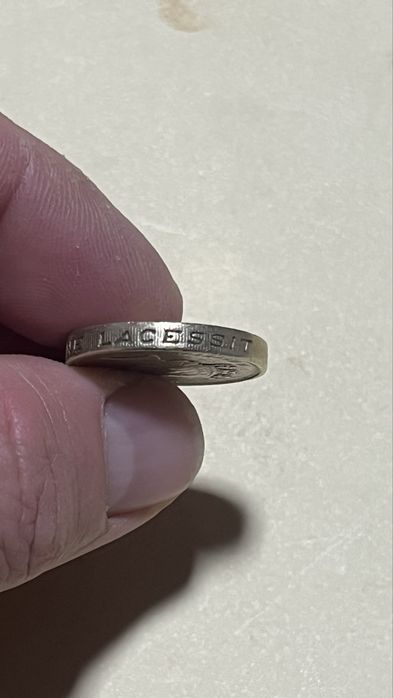 Няколко колекционерски монети-