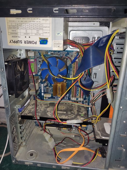 Kompyuter sotiladi kelishamiz obmen bor