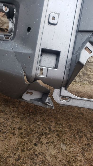 bronq/broni Toyota Hilux 2019-24g.