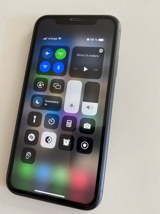 iPhone 11 128gb 92% baterie