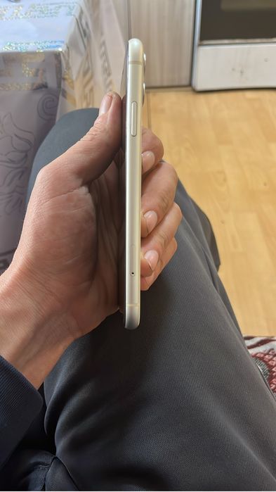 Продам айфон 11 в хорошем состоянии