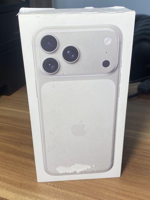 iPhone 17 Pro Max • 1 TB • Silver