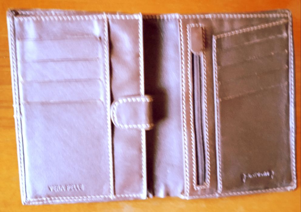 Портмоне кожаные