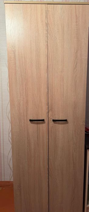 Распашной шкаф для вещей