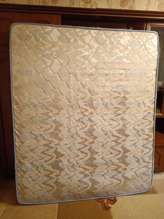 Матрас для кровати