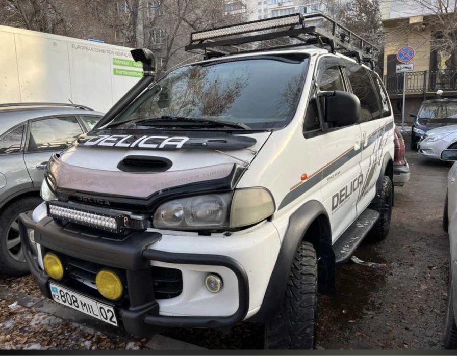 Фендера на Делика Булка Mitsubishi Delica