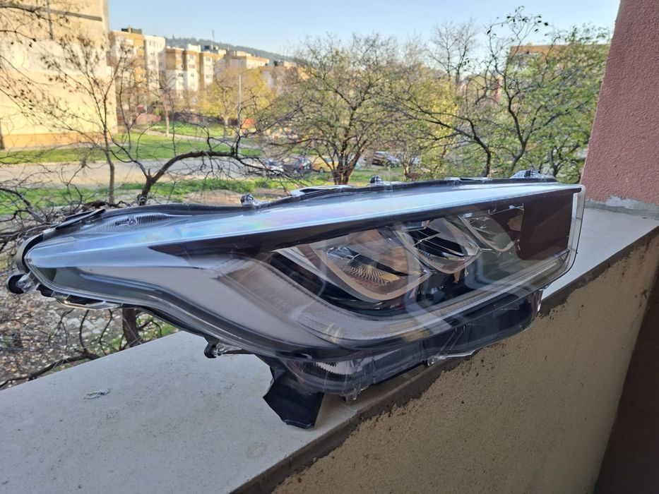 Десен фар Toyota Yaris 2020 - 2023