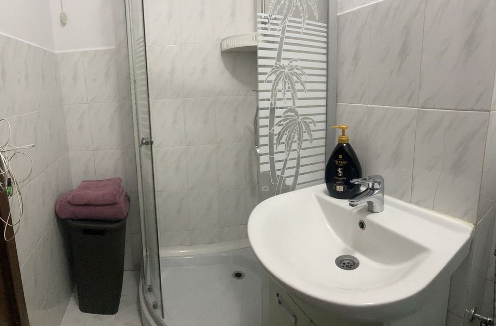 Închiriez apartament