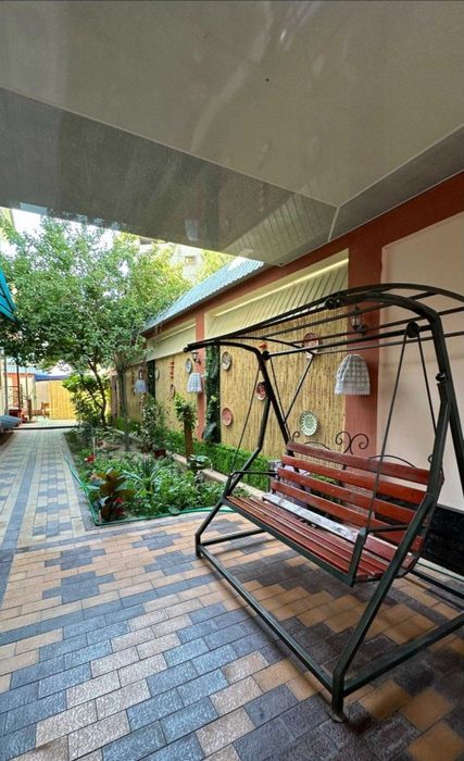 Сдаётся гостиница в Юнусабадском районе  12 комнатная