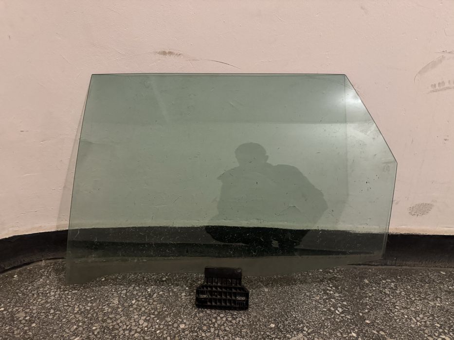 Стъкла за ауди а4