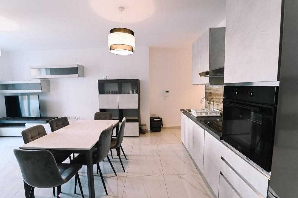 Тристаен апартамент в Смирненски