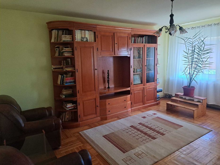 Apartament cu 3 camere de închiriat in zona George Enescu