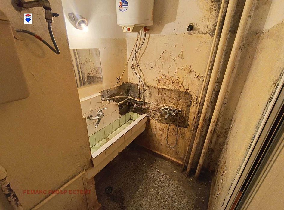 Продава се Двустаен апартамент в Русе, Родина 2 - 61 кв.м за 1032 €/кв.м - Снимка #11