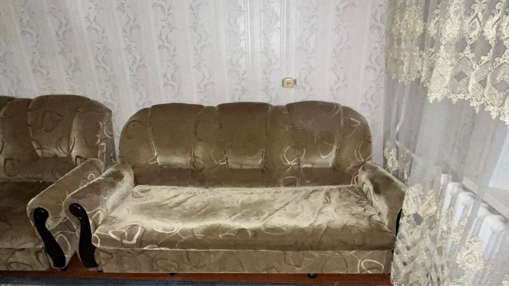 Отдам три дивана