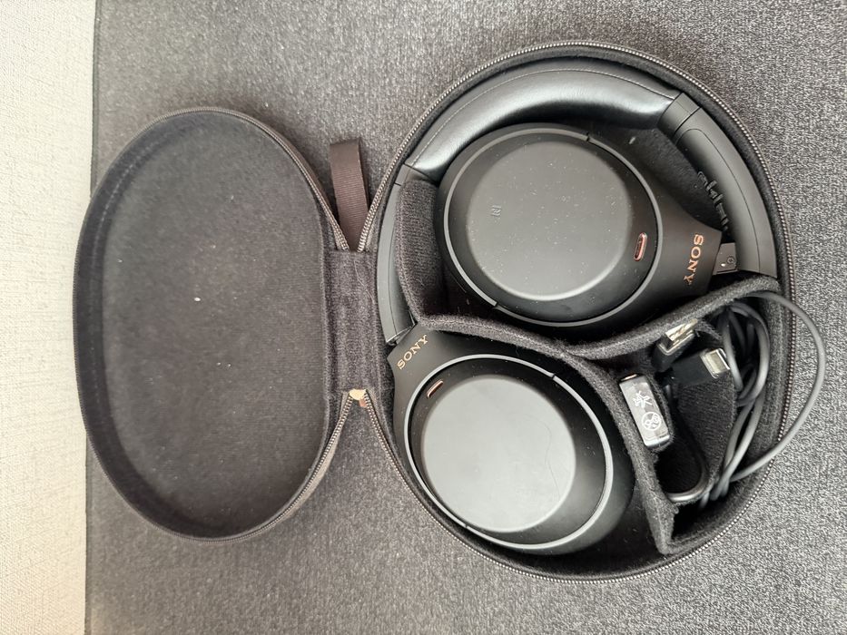 Наушники Sony WH-1000XM4 черные