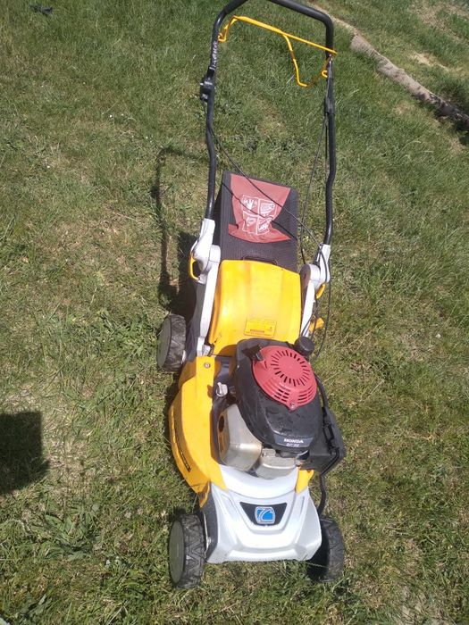 Mașină de tuns iarba  Honda 4,5 cp - AUTOPROPULSIE ( tracțiune)