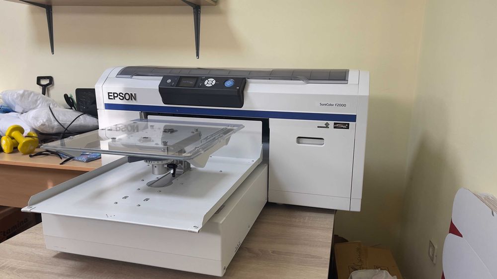 EPSON F2000 - легендата в DTG печата за светъл текстил