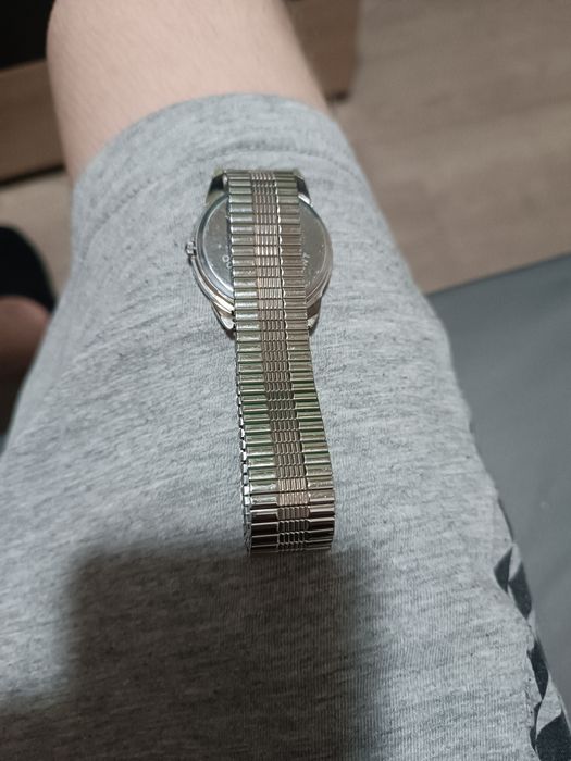 Продавам часовник Classique