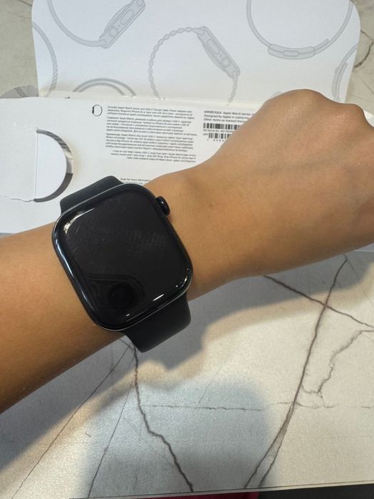 Продам Apple Watch 10