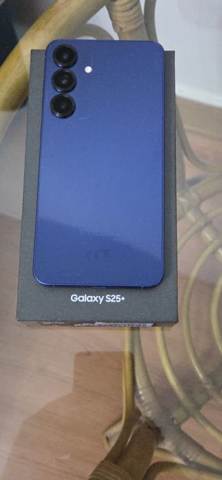 Samsung Galaxy S25+ 256GB – Ca nou / Impecabil – 12GB RAM – 5G 
V