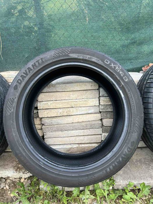 Гуми DAVANTI / BRIDGESTONE 245 45 R19 DOT - 22/23