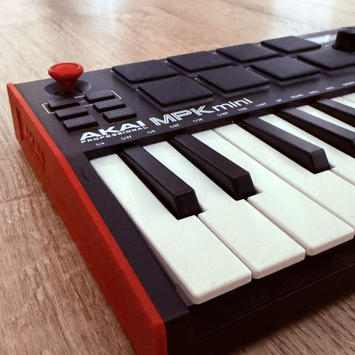 Продам Akai mpk mk3