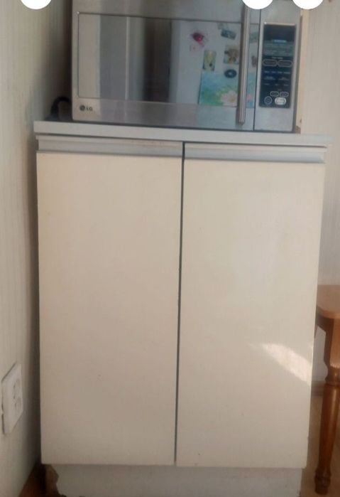 Продам буфет кухонный