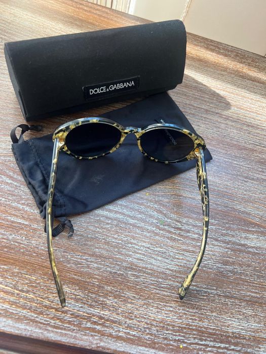 слънчеви очила на Ray Ban,Dolce&Gabbana,Prada