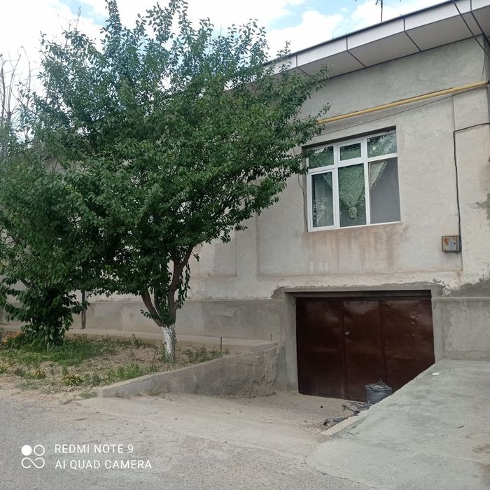 Uchastka hovli sotiladi 4.5sotix. Narxini kelishamiza