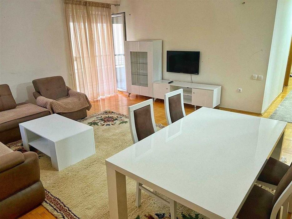 Дава се под наем Двустаен апартамент в Бургас, Възраждане - 57 кв.м за 204 € - Снимка #3