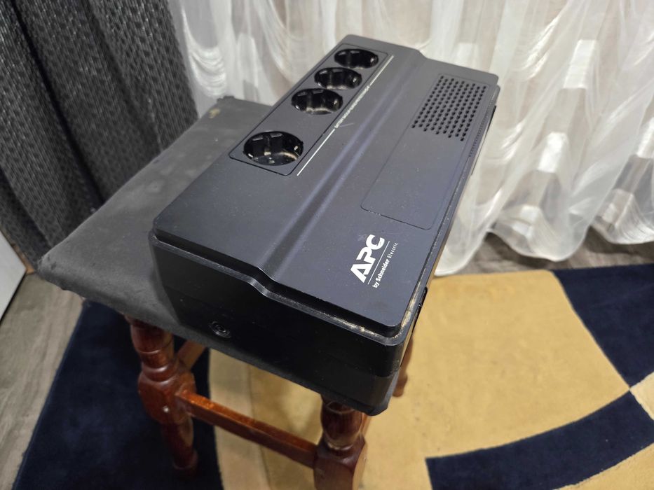 UPS APC BV500I-GR Back-UPS 500 VA / 300 W Acumulator Nou 12 V 9 A