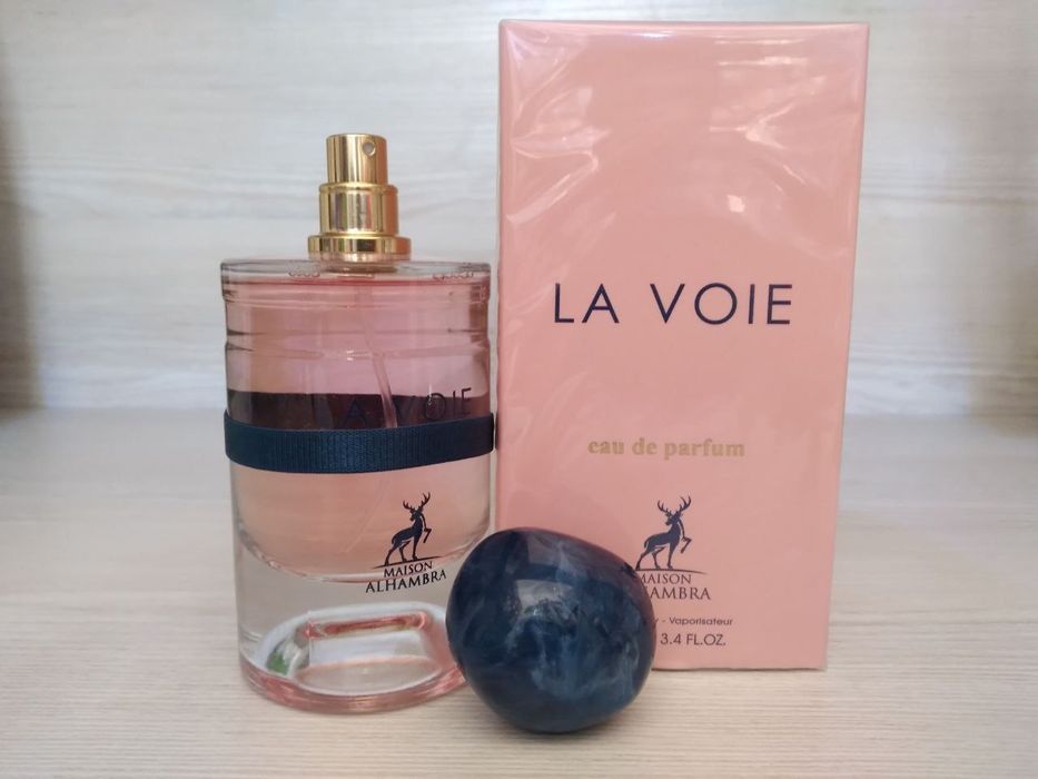 Оригинал Дубай женский ва мужской атирлари. Хидлари зур. Стойкий