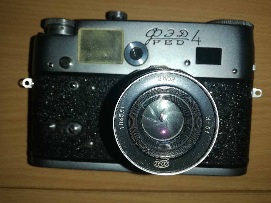 Механичен руски фотоапарат ФЕД-4