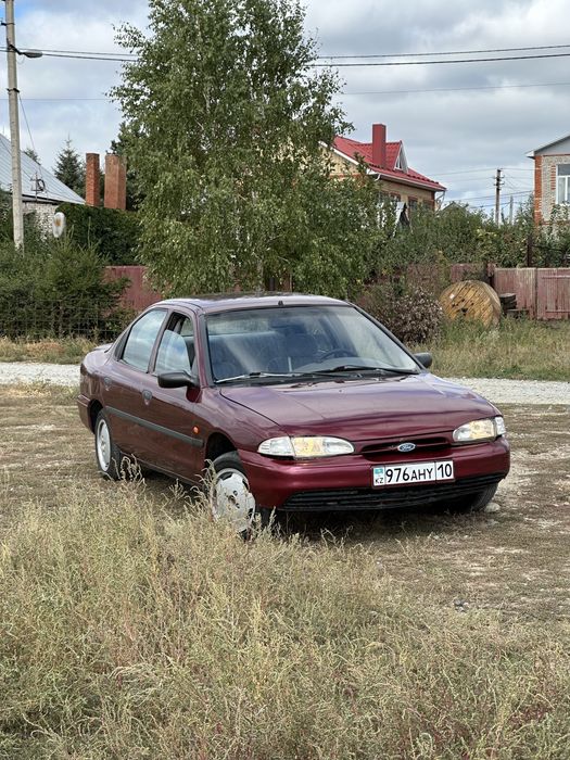 Ford Mondeo 1995, 1.8