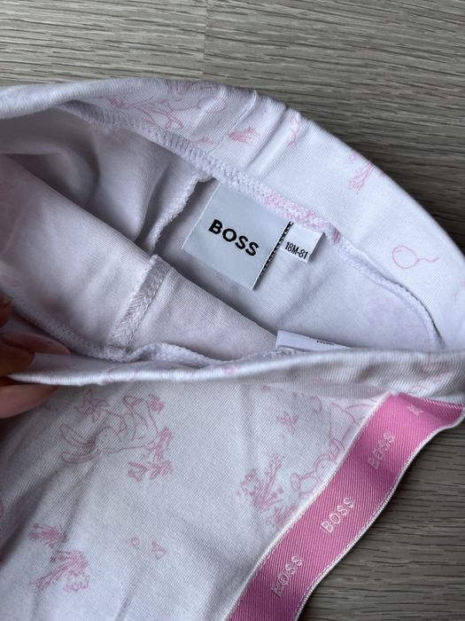 Karl Legerfeld 74, Moschino 74