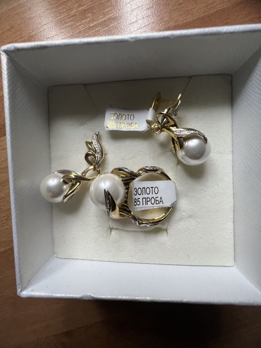 Золото.  Бриллиантовый набор продам