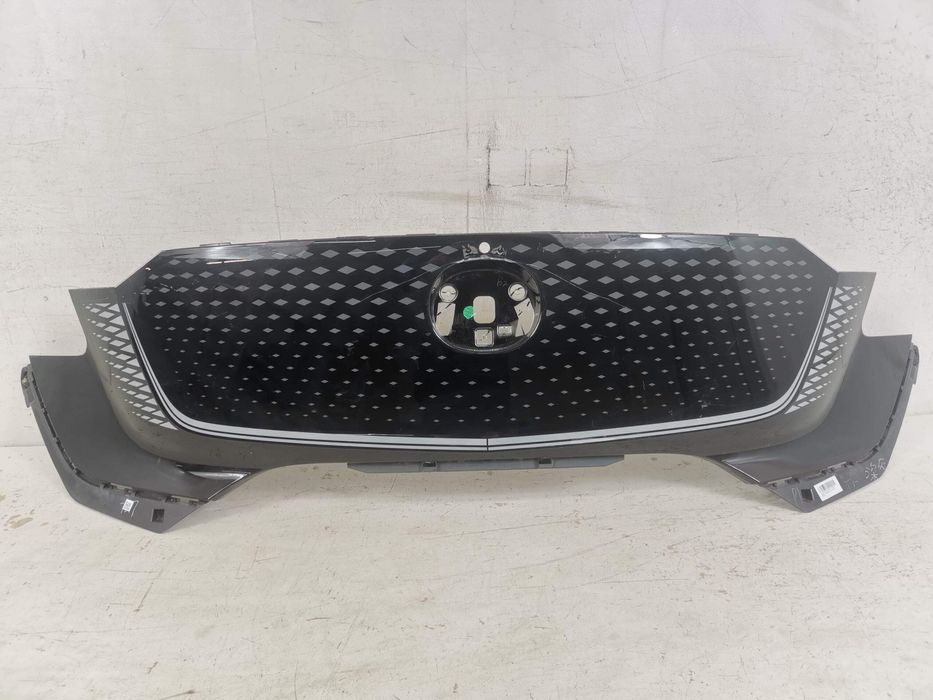 Решетка Радиатор Мазда 6 / Mazda 6 Оригинална Повредена