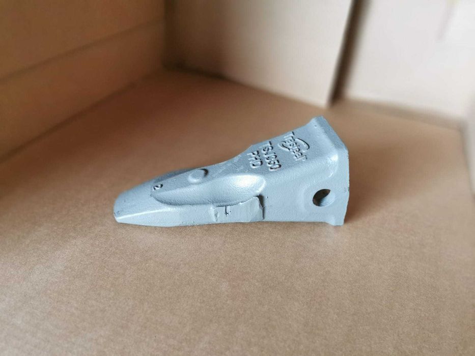 Dinți de cupă de calitate superioară - pentru utilaje de 30 de tone