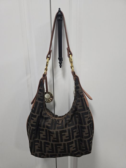 Чанта на Fendi  .