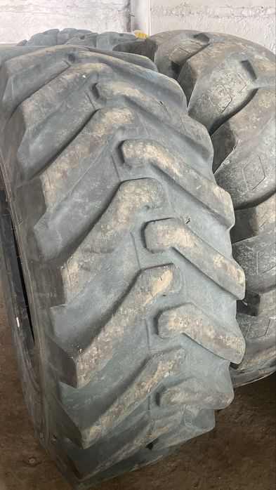Шины 16.9-28 погрузчик экскаватор JCB ca