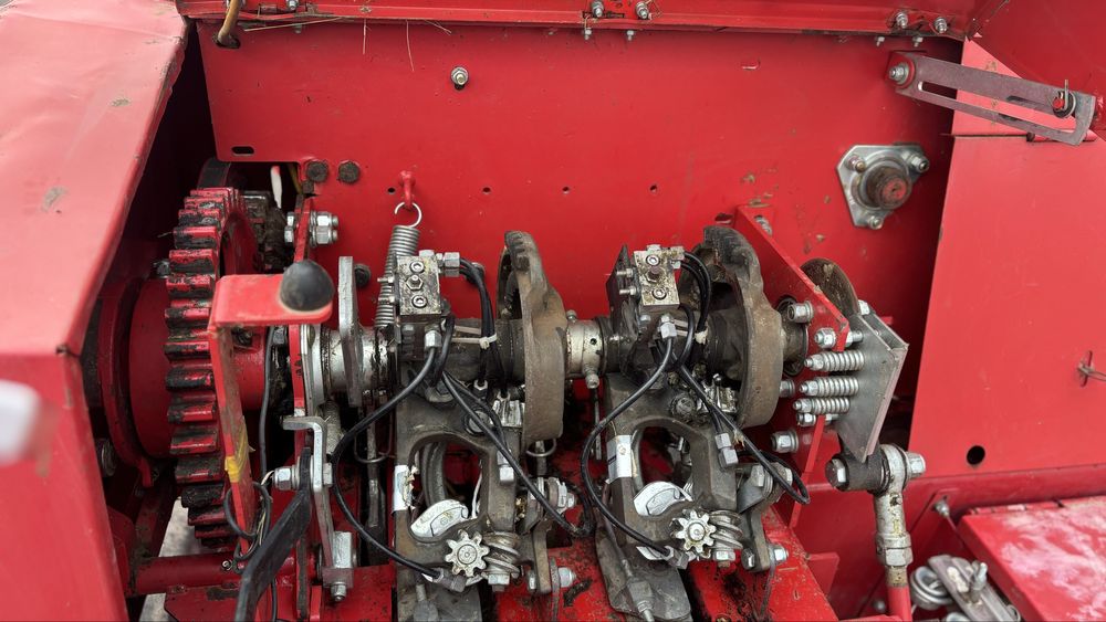 Пресс подборщик New Holland 5070